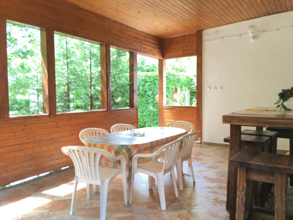 Honved Apartmanhaz Balatonlelle Buitenkant foto