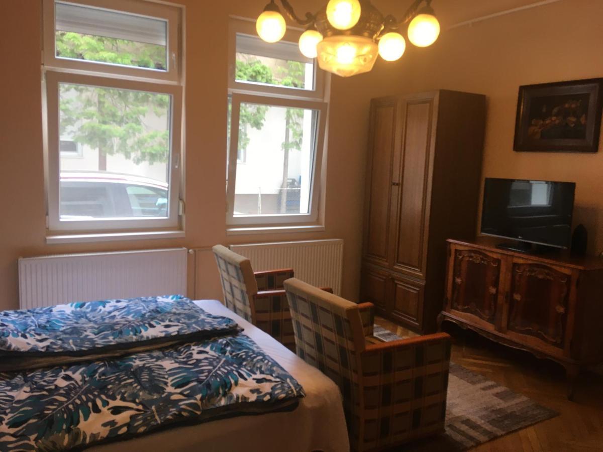 Honved Apartmanhaz Balatonlelle Buitenkant foto